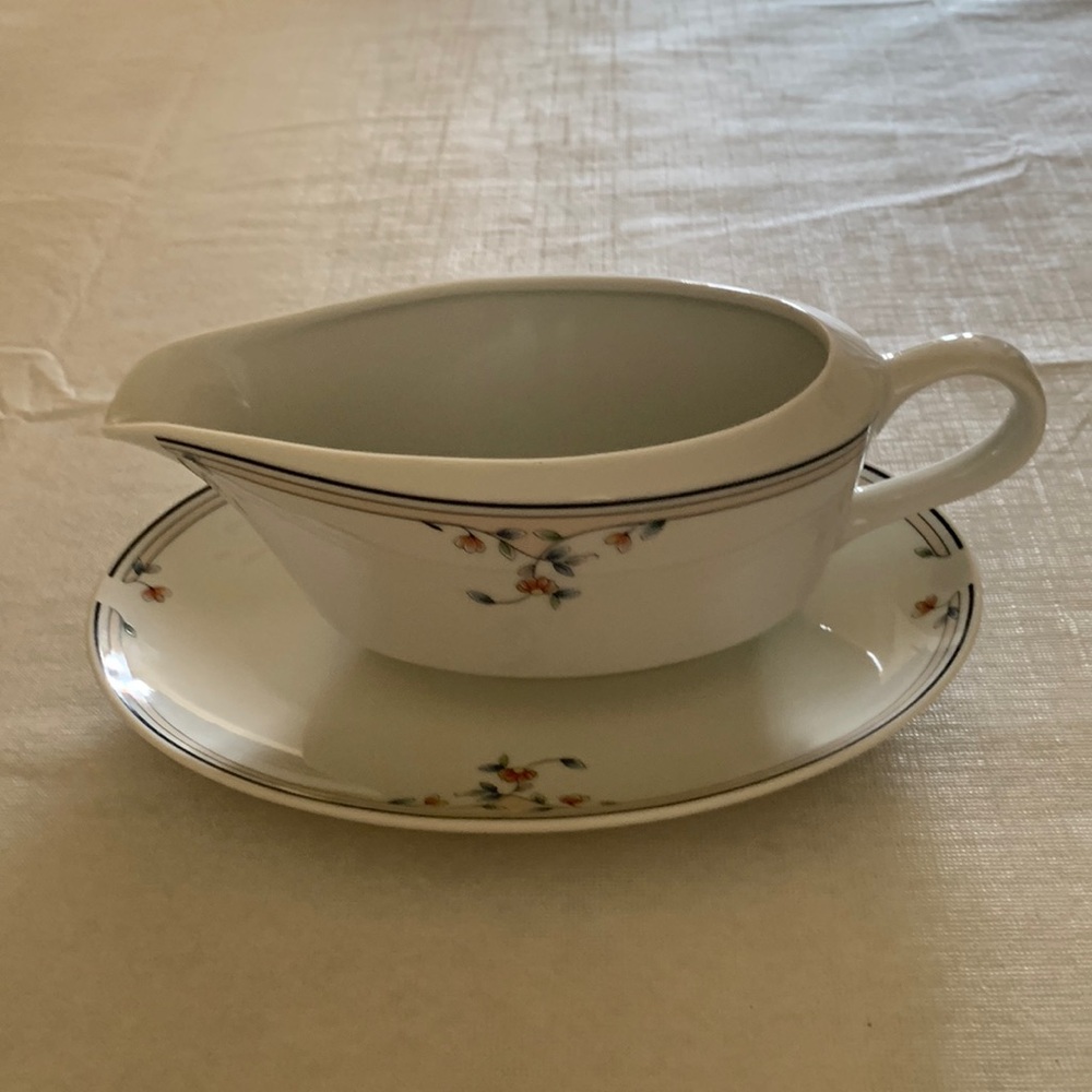 Princess House Gravy Boat with under Plate Heritage Blossom